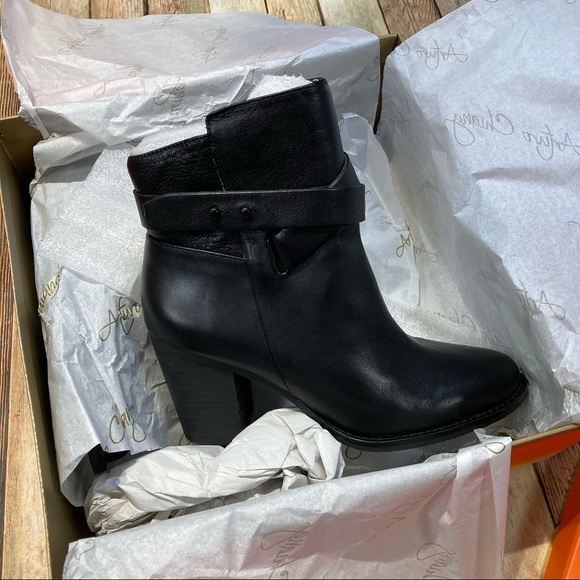 Arturo Chiang Sanya Block Heel Bootie - Picture 5 of 11